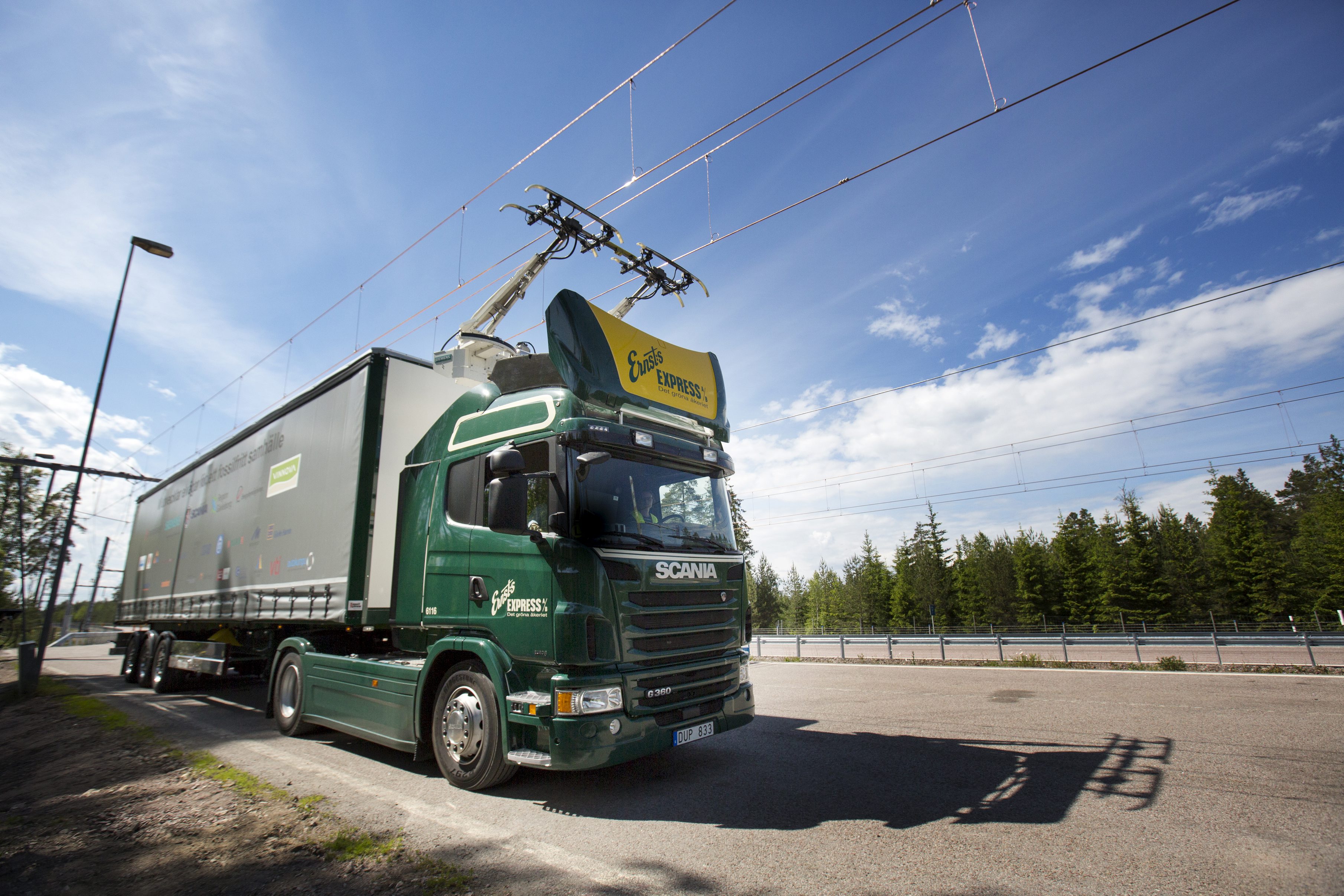 İsveç Elektrikli Yola Geçiş Yapıyor