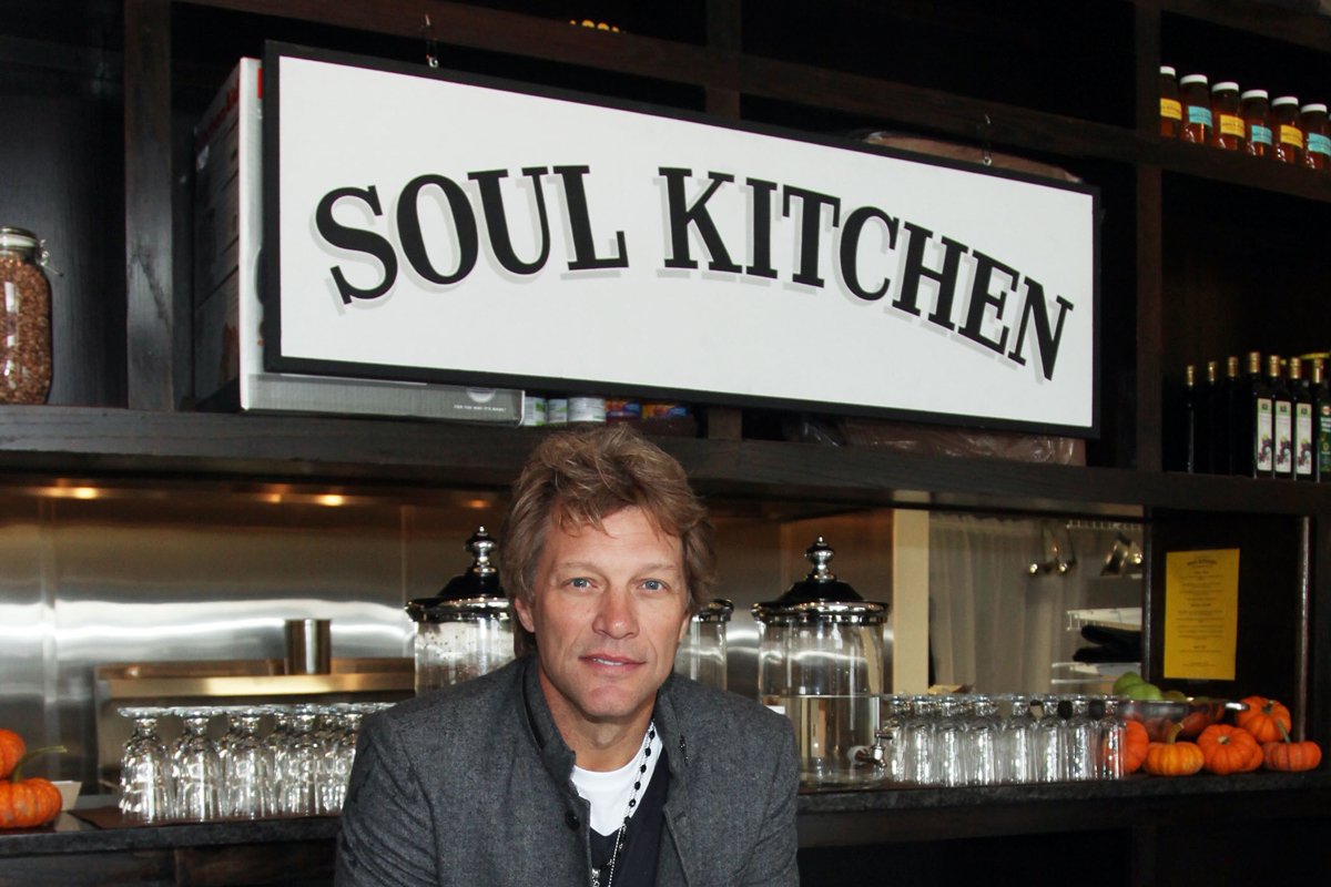 Sanatçı Bon Jovi, Evsizleri Doyurmak İçin Restoran Zinciri Kurdu