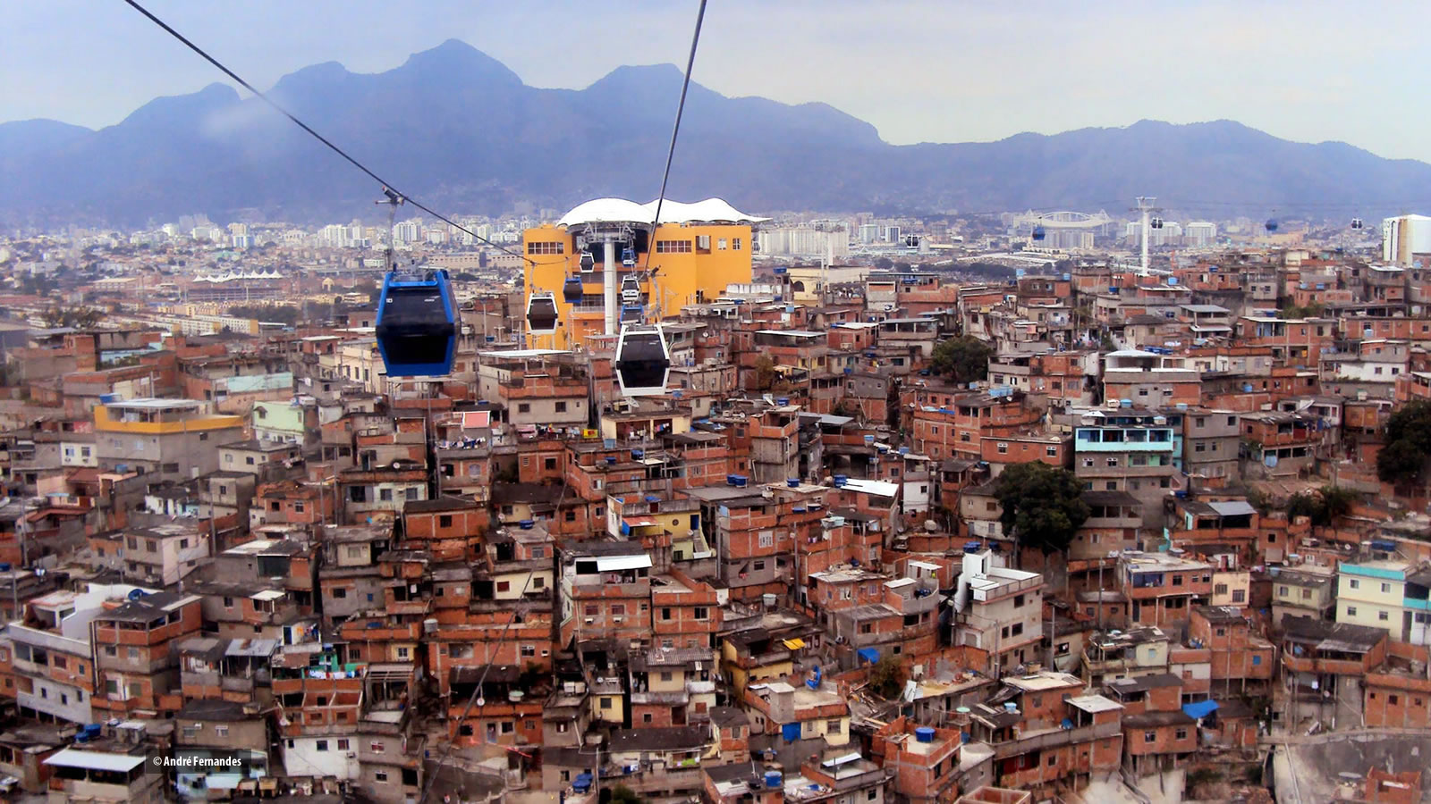 Rio Favelasında Coworking Space Açıldı