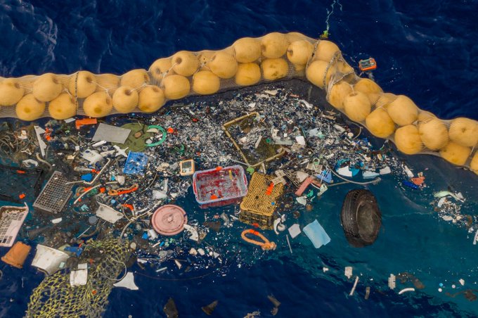 Okyanus temizleme aracı, plastikleri ortadan kaldırıyor!